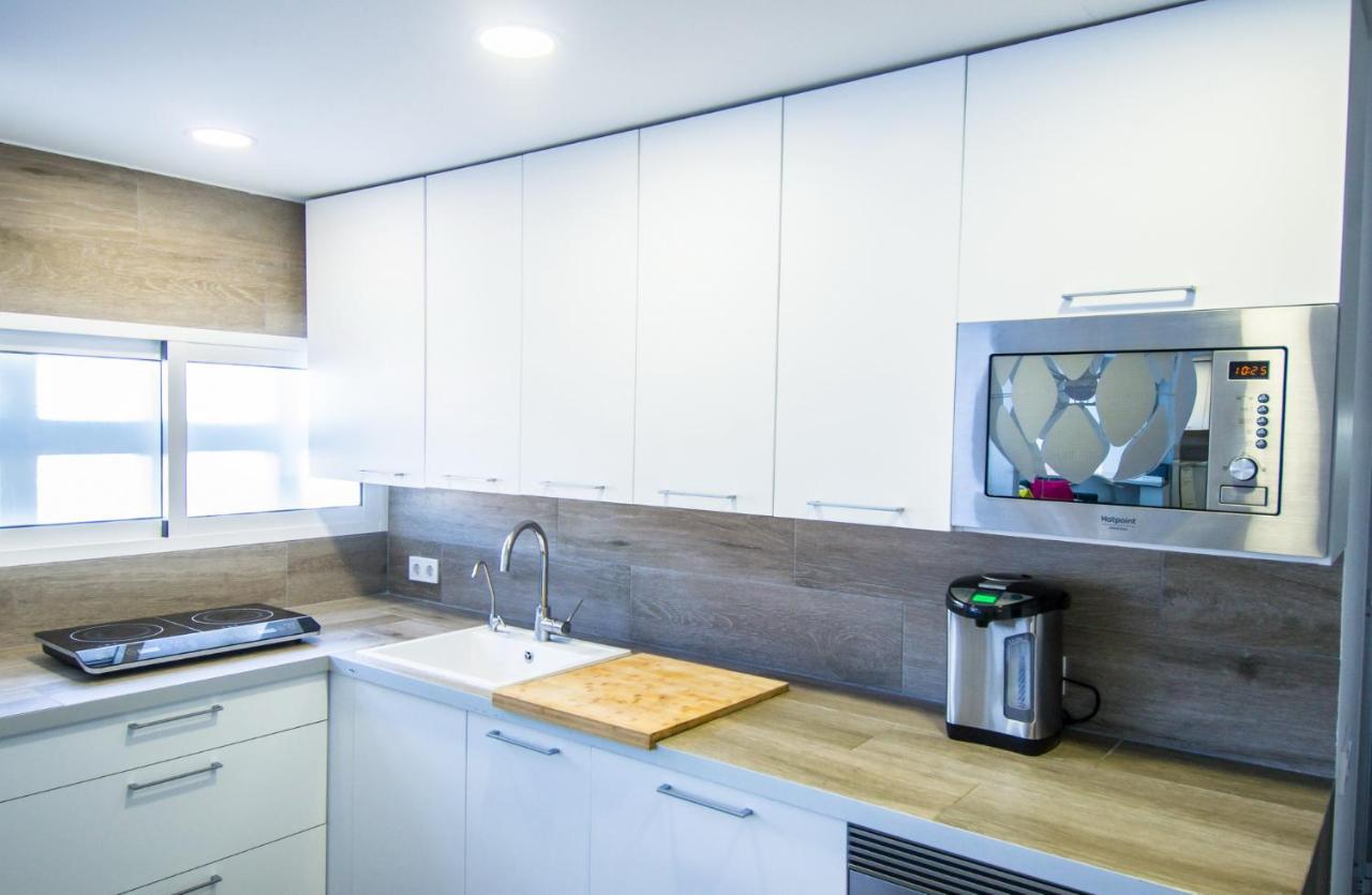 Alay Apartment & Pool 2 Bedroom เบนัลมาเดนา ภายนอก รูปภาพ