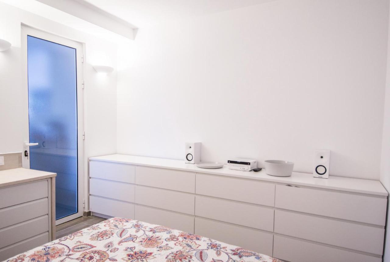 Alay Apartment & Pool 2 Bedroom เบนัลมาเดนา ภายนอก รูปภาพ